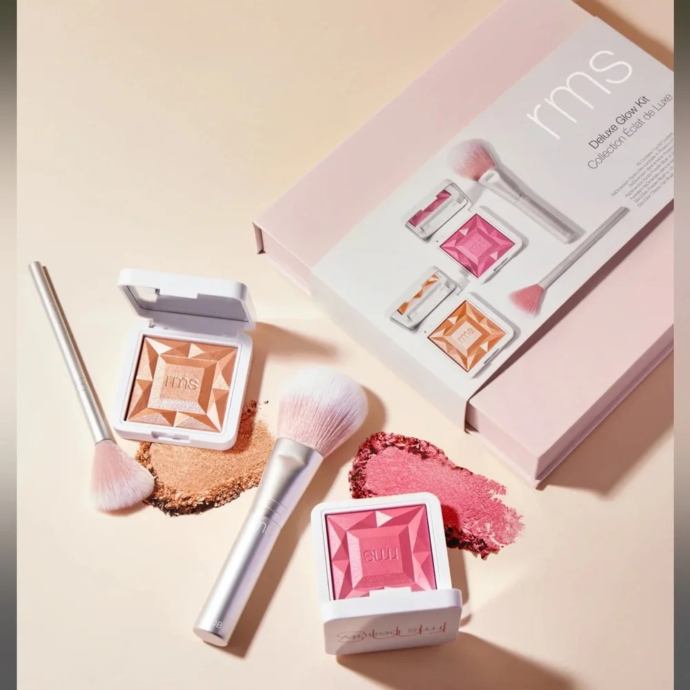 rms beauty Deluxe Glow Kit, Living Luminizer Glow Quad, Legendary Lip Oil - Picture 2 of 9